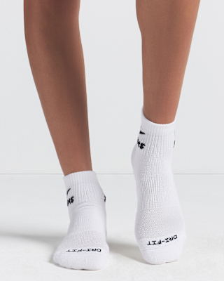 新品未使用　ナイキ　スキムズ　ドライフィット　クォーター　ソックス　3足組　M Nike.comにおけるNikeSKIMS Dri-FIT クォーターソックス (3足)に関する